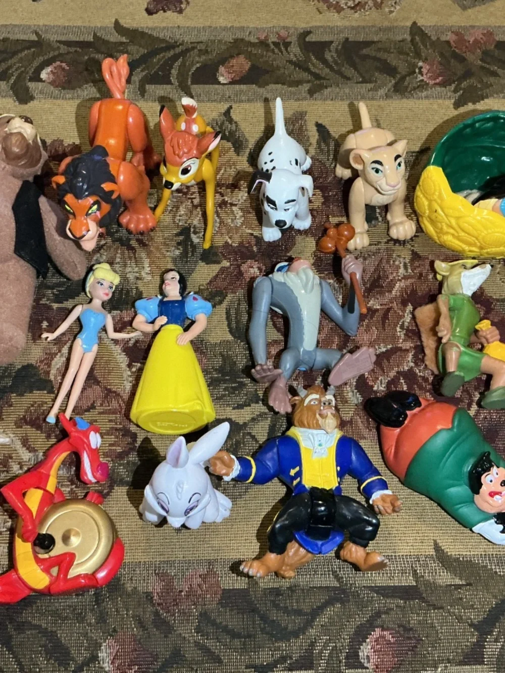 15 small Toy lot of Disney toys with lion king bambi snow white robin hood& more